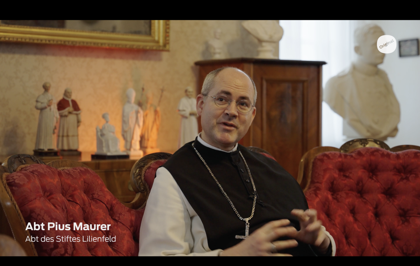 Abt Pius Maurer während Fernseh-Interview